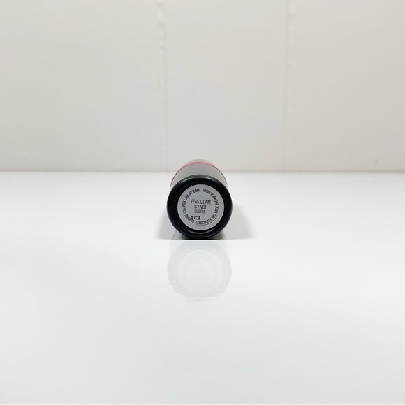 MAC Viva Glam Cyndi Lauper Lustre Lipstick New - Picture 2 of 3